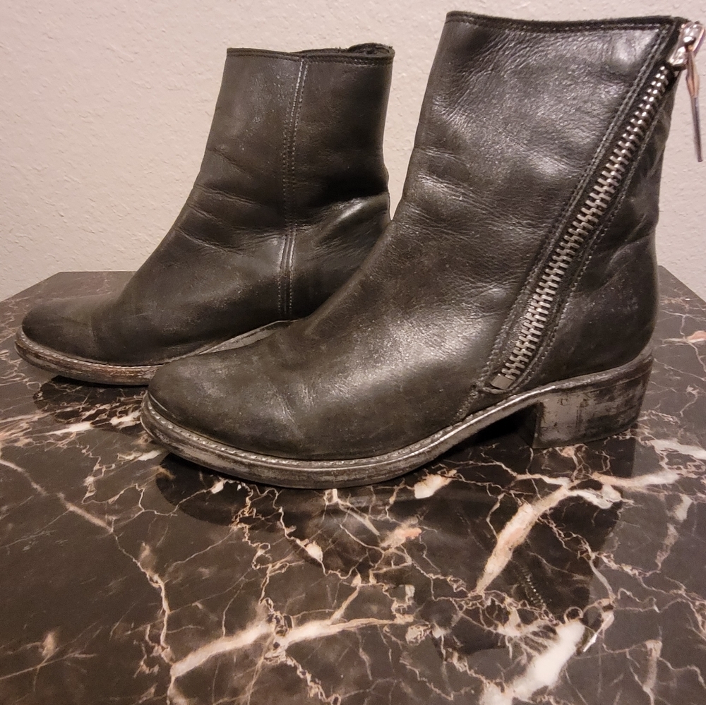 Frye FRYE black silver demi ankle moto boots size 6.5